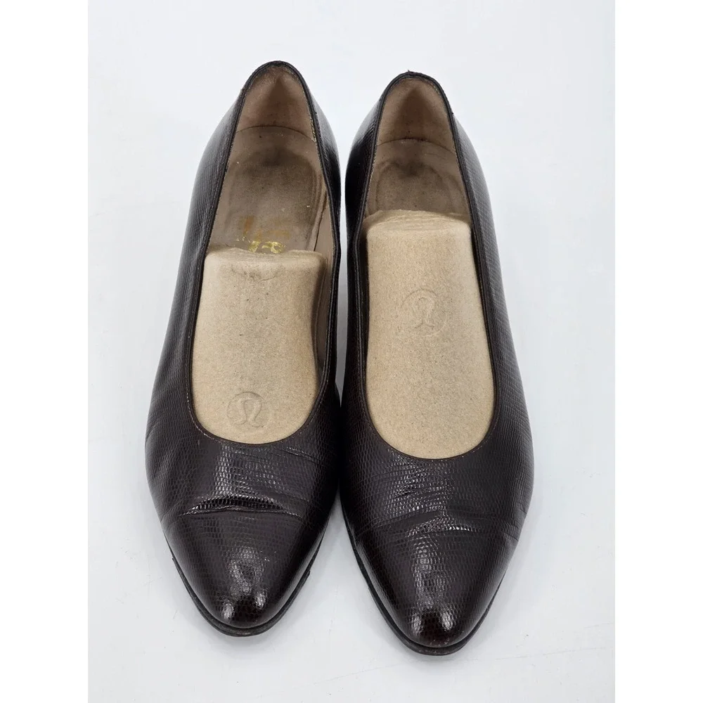 Salvatore Ferragamo Spectator Wingtip Pumps Women 7‎ B Brown Black Made in Italy